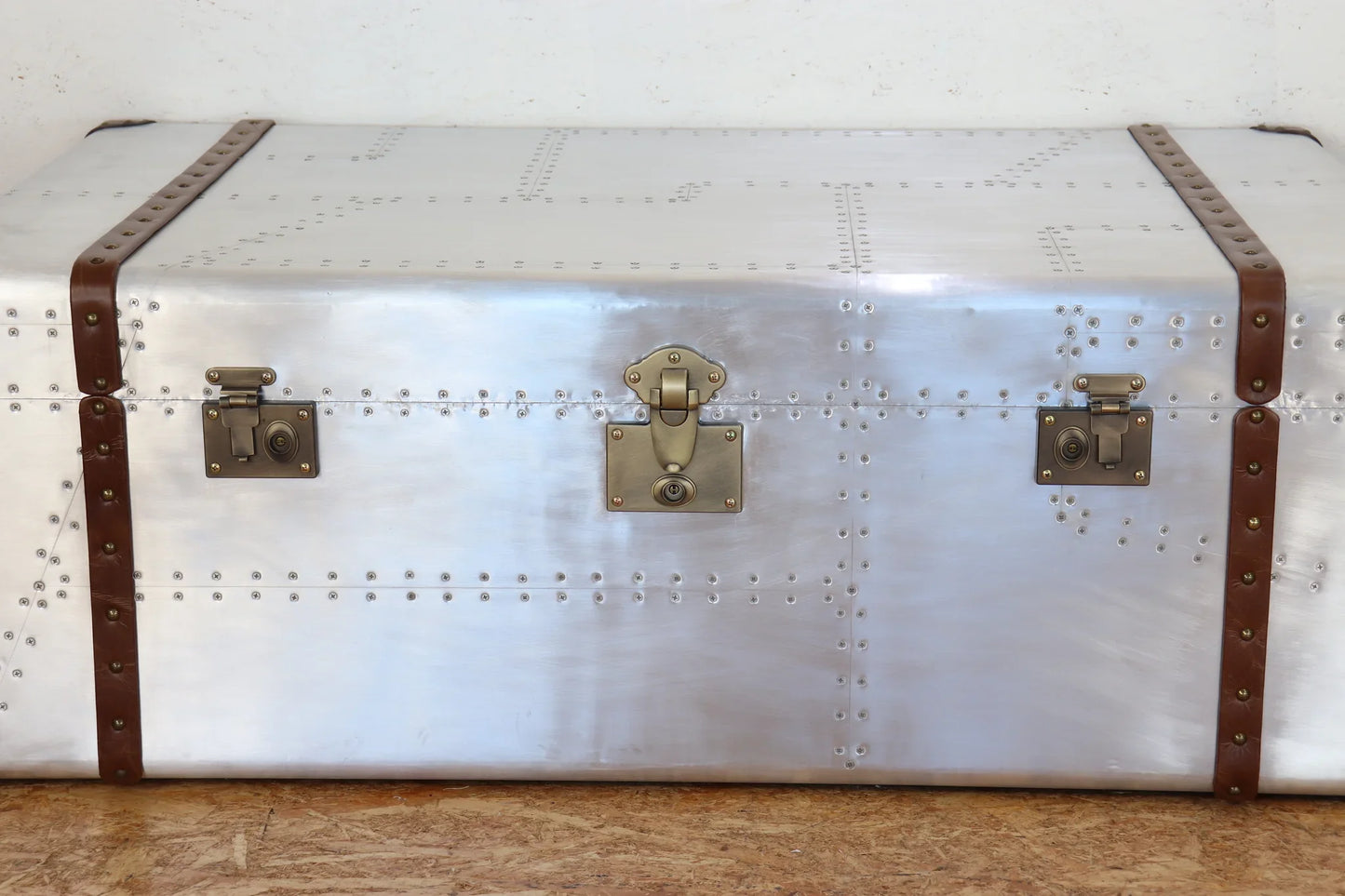 Trunk Coffee Table with 2 Drawers